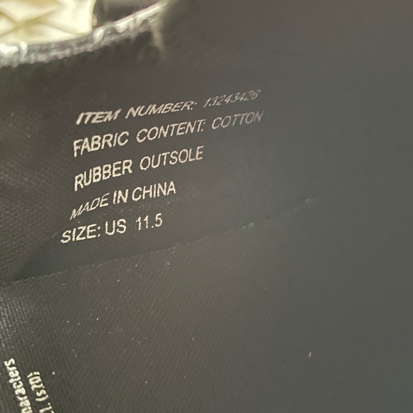 Looney Tunes Bugs Bunny Womens 11.5 Canvas Sneaker Low Cut Fun Cartoons Bold - Picture 12 of 13